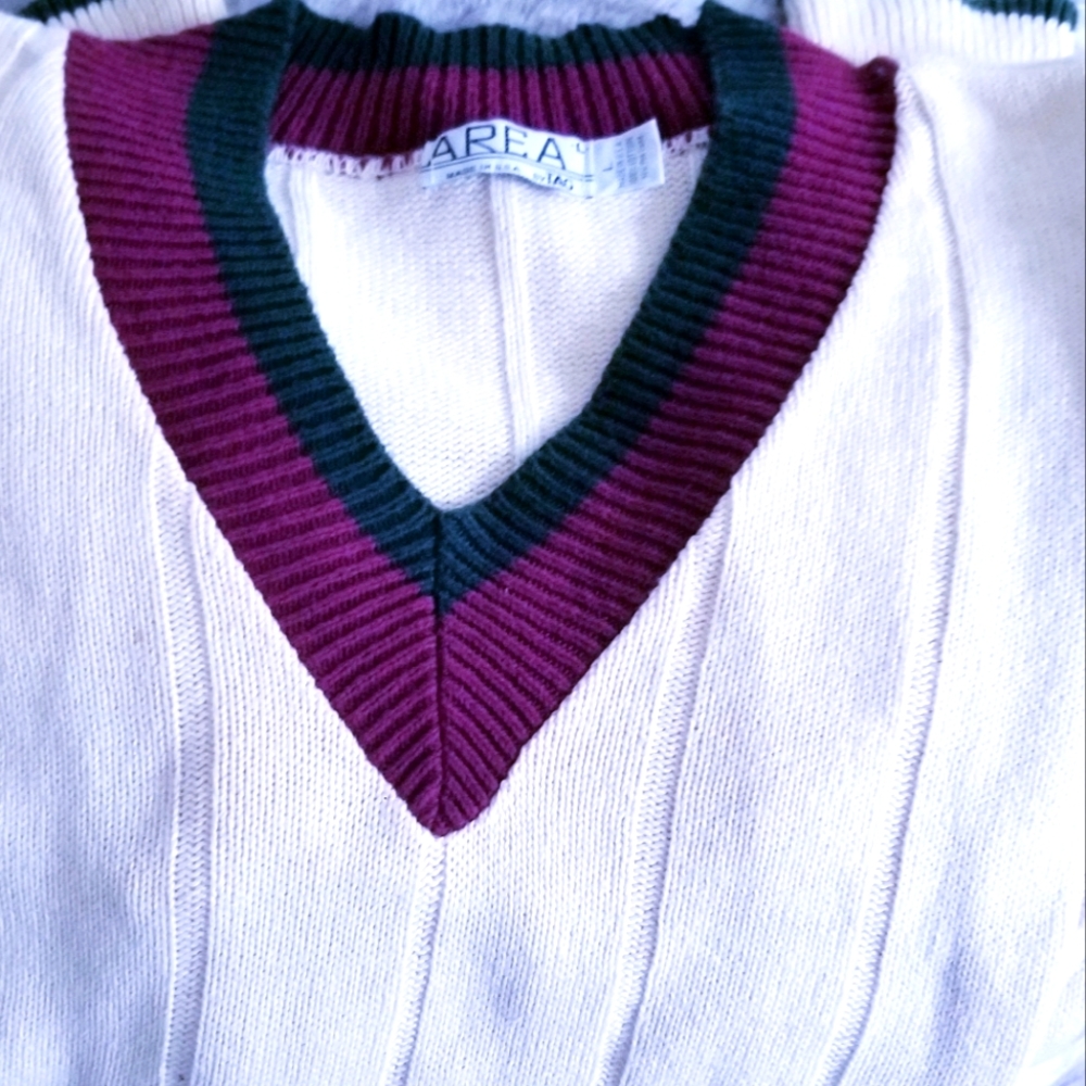 Men's V-neck Sweater Size L New without tags